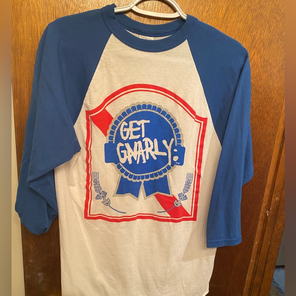 GET GNARLY TWO TONE BASEBALL TEE SHIRT 
SIZE ADULT MEDIUM